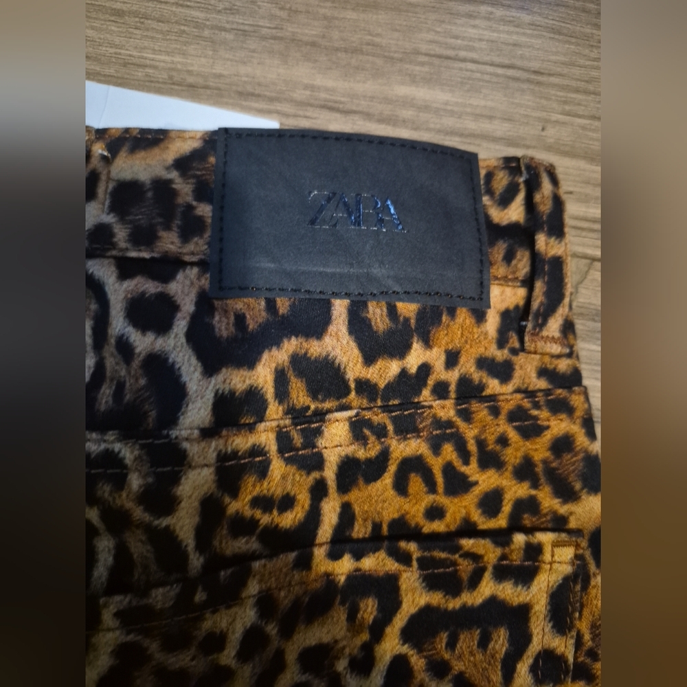 Zara Leopard Print Pants with Zipper Details - Picture 8 of 9